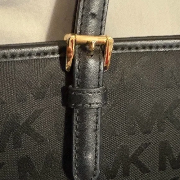 Michael Kors Jet Set Tote with twilly - Picture 6 of 8